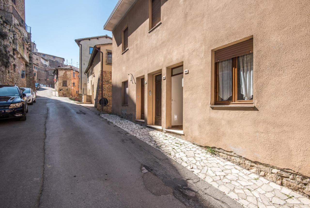 Entro le mura Montepulciano Stazione Exterior foto